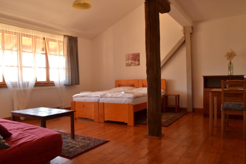 Penzion Dvůr Krasíkov Kokasice Exterior foto